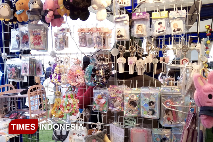 aksesori-K-Pop-asal-Malang.jpg
