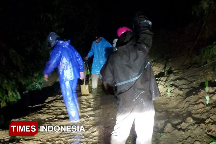 Cuaca Ekstrem Sebabkan Longsor dan di Kedungbanteng Banyumas, Belasan Titik Terdampak
