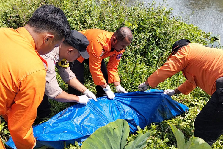 Mayat Mr X Ditemukan Mengambang di Sungai Brantas Malang, Diduga Korban Kekerasan
