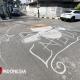 Jelang HUT RI, Warga Kota Malang Bikin Mural One Piece di Jalan Kampung