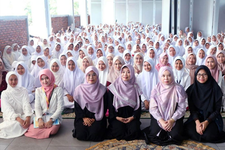 Kasantri Indonesia Gelar Pelatihan Tahsin dan Tilawah untuk 8000 Santriwati