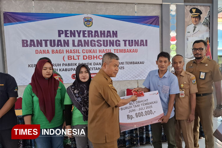 Ada 5934 Warga Terima Bansos DBHCHT, Pesan Pemkab Pacitan: Jangan Dipakai Judol