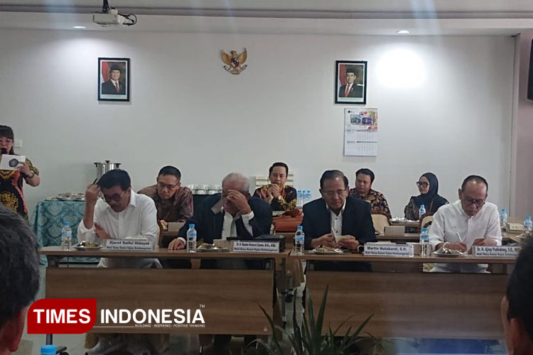 Demokrasi-Pasca.jpg