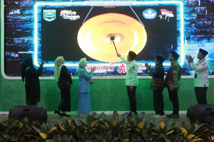 Bupati Probolinggo Luncurkan Program Kelas Internasional di Tiga SMP Negeri