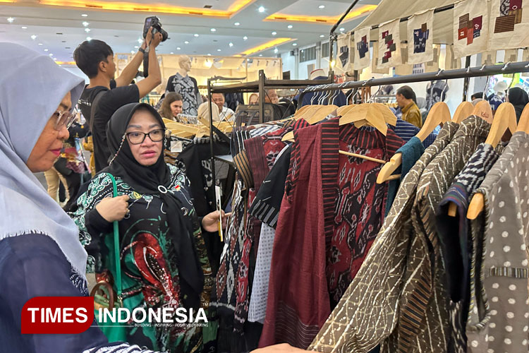 Jogja-Fashion-Week-2025-a.jpg