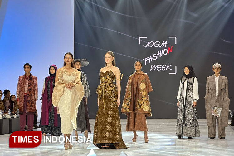 Jogja Fashion Week 2025: Panggung UMKM Lokal Menyatu dengan Fashion Berkelas Dunia