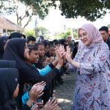 Bunga Desa Bernuansa Kemerdekaan, Bupati Banyuwangi Ajak Anak Sekolah Cinta Tanah Air