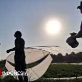 Saat Tentara dan Bocil Tertawa Bersama di Langit Jingga Kesilir Banyuwangi