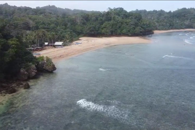 Menikmati Camping Seru dan Kuliner Seafood di Pantai Kondang Merak Kabupaten Malang