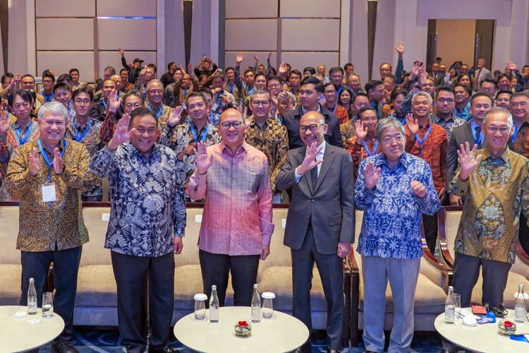 Rachmat-Gobel-b.jpg