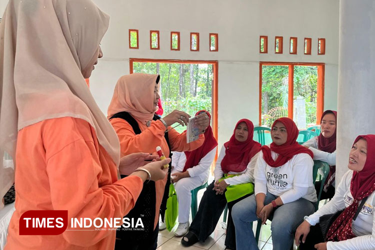 Sulap-Limbah-Kertas-Jadi-Produk.jpg