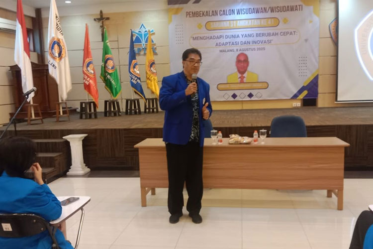 UKWK Malang memberikan pembekalan khusus pada lulusan Sarjana. (Foto: Slamet Mulyono for TIMES Indonesia)