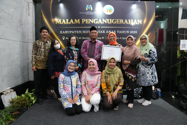 Bupati-Sleman-Harda-Kiswaya-B.jpg