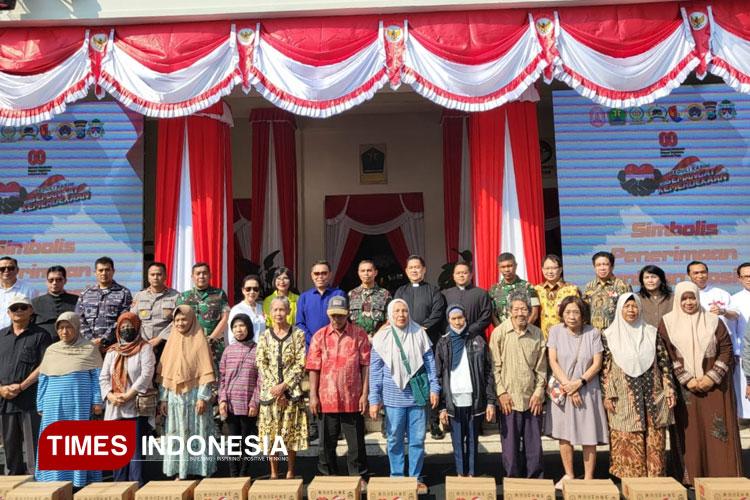 BMGK dan Keuskupan Malang Salurkan 4.000 Paket Sembako Baksos Peduli Kasih Semangat Kemerdekaan