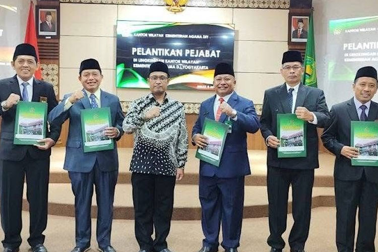 pejabat-2.jpg