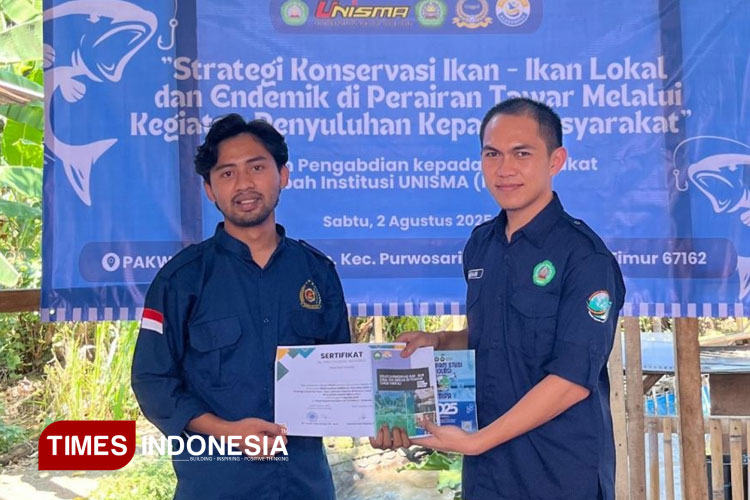 penyerahan-modul-edukasi.jpg