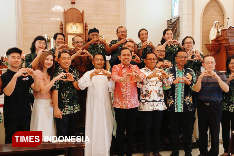 Berkunjung Kedua Tempat Religi, Bupati Jember Serukan Cinta Toleransi Antara Sesama