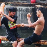 Karang Taruna Jogoloyo Surabaya Gelar Lomba Unik di Sungai, Wujud Persatuan Warga