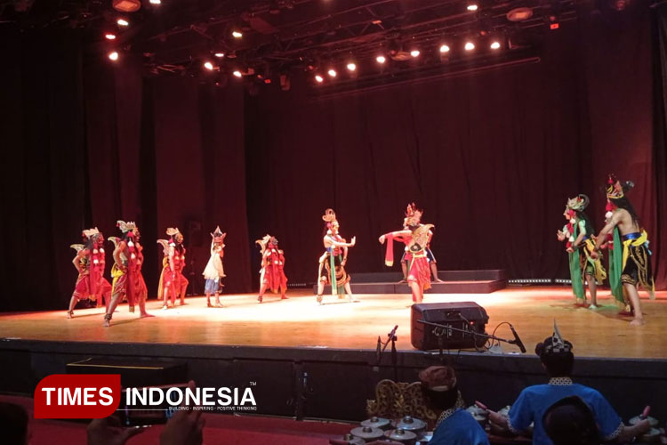 SUBS Perfomance, Musik dan Tari dalam Pameran Seni Rupa di Balai Pemuda Surabaya