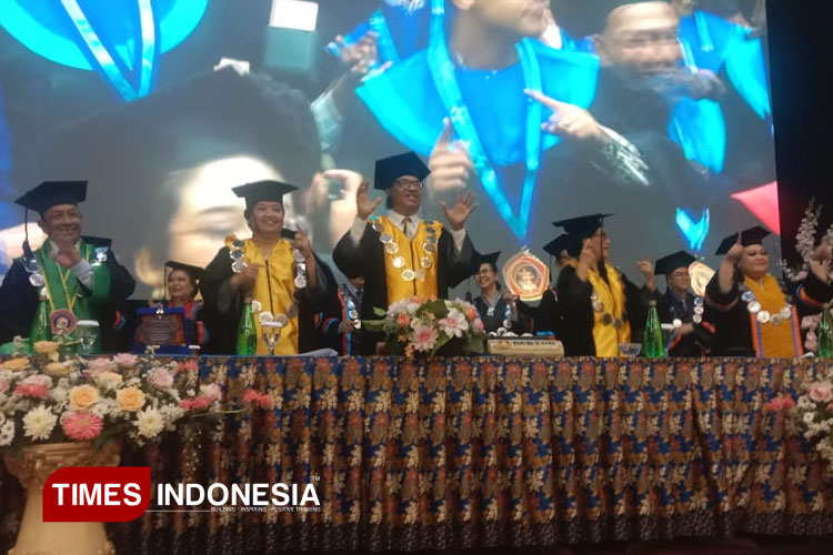 Rapat Terbuka Pengukuhan Guru Besar dan Wisuda S-1 Angkatan ke-41 UKWK Malang Digelar Secara Sederhana