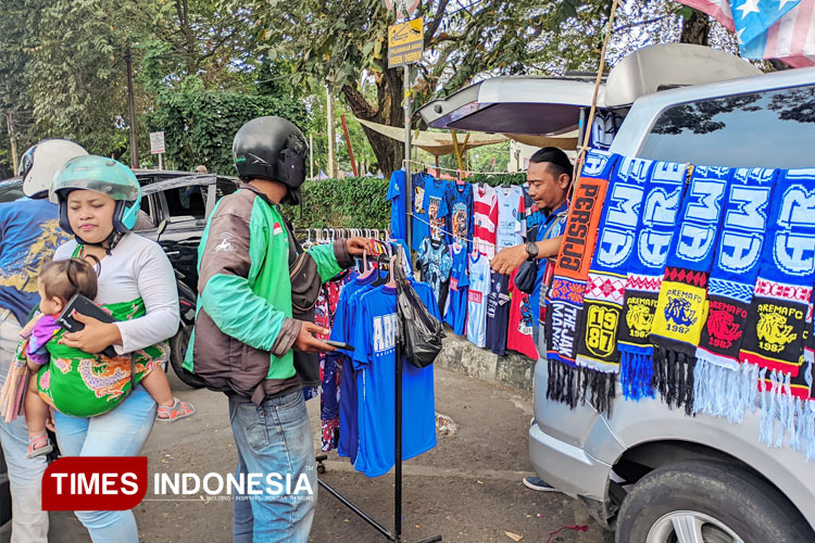 Wajibkan ASN Beratribut Arema Besok, Wali Kota Malang Juga Imbau Pelajar MengikutI