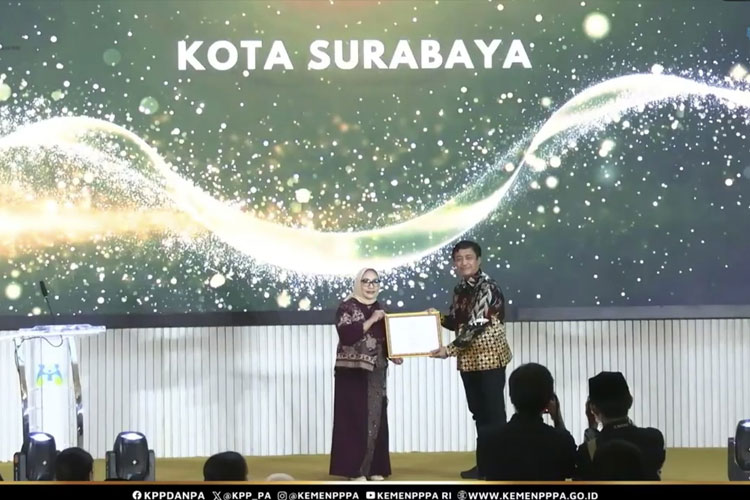 Pemkot Surabaya 7 Kali Raih Anugerah Kota Layak Anak Utama, Komitmen Tegas Penuhi Hak Anak