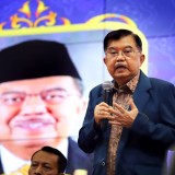 Jusuf Kalla Beri Kuliah Ribuan Maba UB, Bahas Generasi Emas dan Kerja Keras