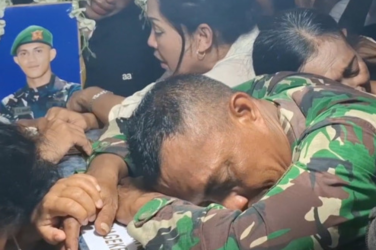 Prada Lucky Chepril Saputra Namo yang meninggal pada Rabu (6/8) di RSUD Kabupaten Nagekeo, NTT. Kematian Prada Lucky diduga akibat dianiaya senior. (foto: antaranews)