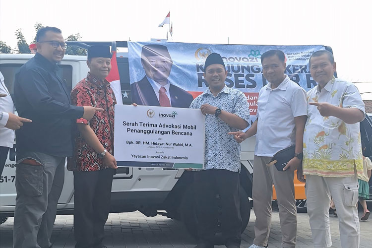 Hidayat Nur Wahid Serahkan Mobil Tanggap Bencana untuk Warga Jakarta Selatan