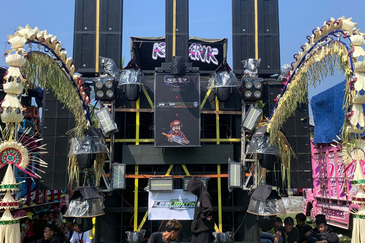 Salah satu sound system karnaval di Banyuwangi. (FOTO: Pinterest/heny hidayatul masruroh)