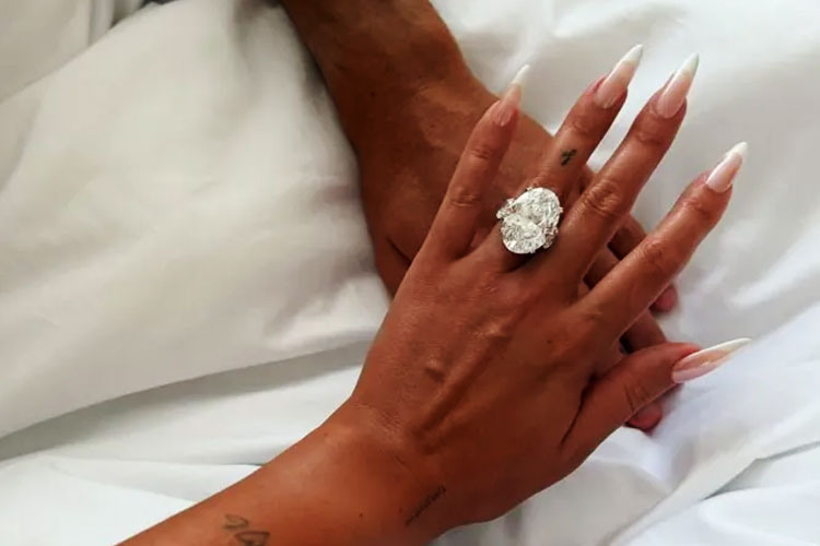 Unggahan-foto-cincin-berlian.jpg