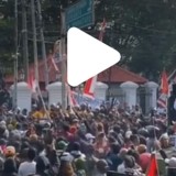 Demo Akbar Guncang Pati, 100 Ribu Warga Turun ke Jalan
