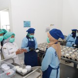 Kunjungi SPPG, Plt. Deputi V KSP Monitoring Pelaksanaan MBG di Kabupaten Malang