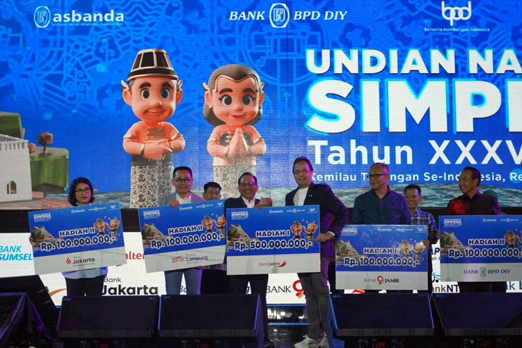 Nasabah Bank Jatim Raih Hadiah Utama Rp500 Juta