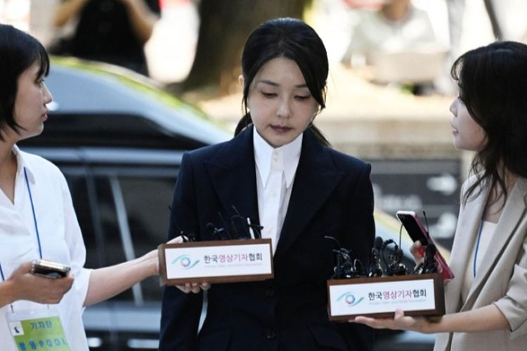 Mantan Ibu Negara Korea Selatan Ditahan Atas Tuduhan Manipulasi
