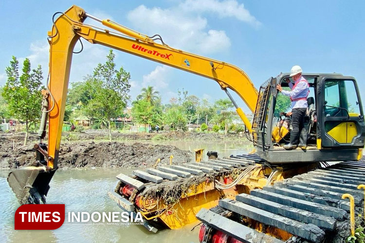 Sungai Wendit Kembali Dikeruk, Langkah Nyata Tugu Tirta Kota Malang Pulihkan Ekosistem dan Sumber Air