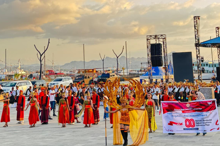 Tarian-Reog-Ponorogo-Jawa-Timur-b.jpg