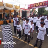 Tempuh 8 Kilometer, Ratusan Peserta Ikuti Gerak Jalan di Dukun Gresik