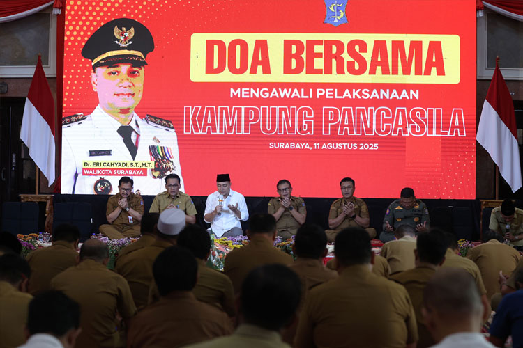 Doa-bersama-mengawali-pelaksanaan-Kampung-Pancasila.jpg