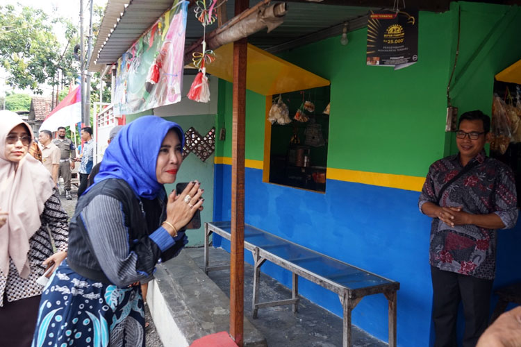 Dukung UMKM Berdaya Saing, Wabup Sidoarjo Turun Langsung Pantau Renovasi Warung Rakyat