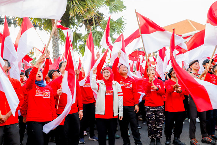 Gubernur Khofifah Berangkatkan 361 Tim Ekspedisi 80 Arjuno, Kibarkan Merah Putih dan Konservasi Alam