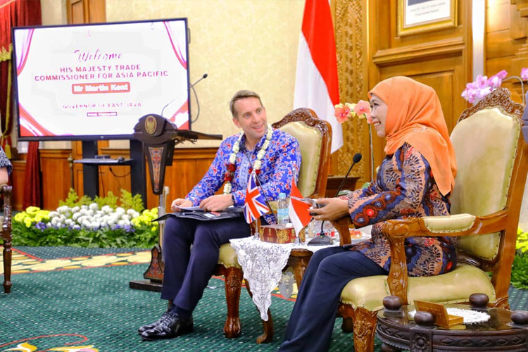 Gubernur Khofifah Apresiasi Dukungan Pemerintah Inggris Perkuat Transformasi Transportasi Publik di Jatim
