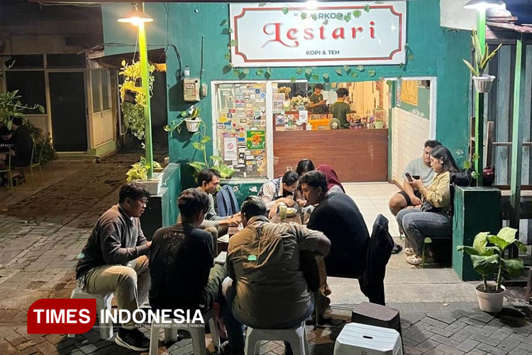 Nongki Sambil Sharing Gak Bikin Dompet Kering di Surabaya