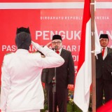 Bupati Kediri Kukuhkan Paskibraka dan Berharap Jalankan Tugas Pengibar Sang Saka Dengan Lancar