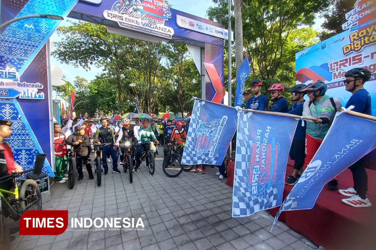 Gus Haris Gowes Bareng Warga Kabupaten Probolinggo, Kenalkan QRIS di Bike Vaganza 2025