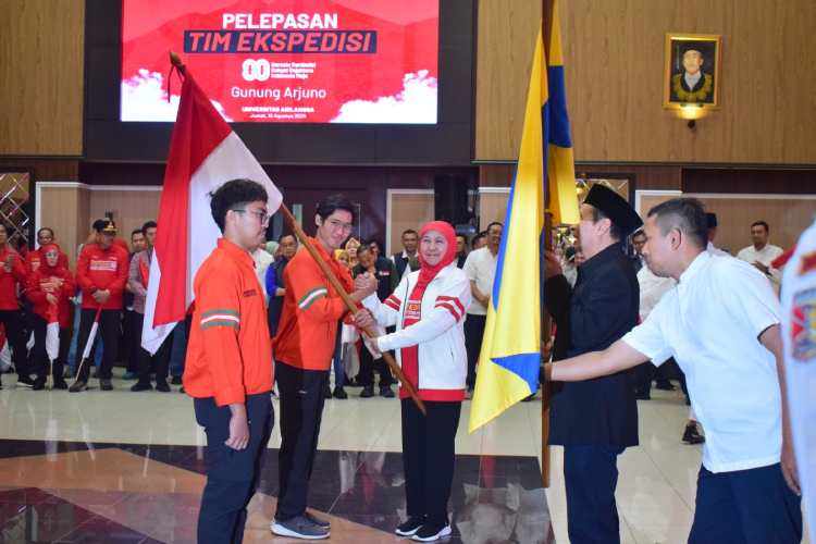 Wanala  UNAIR Turut Serta dalam Tim Ekspedisi 80 Gunung Arjuna