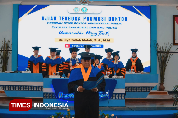 Kisah Kades di Gresik Raih Gelar Doktor di Tengah Kesibukan Layani Warga
