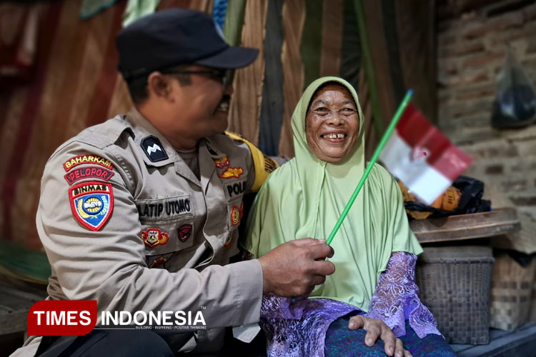 Mengetuk Hati, Cara Polisi di Pacitan Berbagi Kebahagiaan dan Ciptakan Kamtibmas Humanis