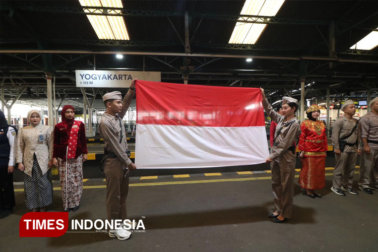 Meriahkan HUT ke-80 RI, PT KAI Daop 6 Yogyakarta Ajak Penumpang Rayakan Kemerdekaan