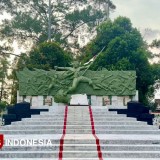 Menelusuri Sejarah Kemerdekaan di Taman Makam Pahlawan Raden Wijaya